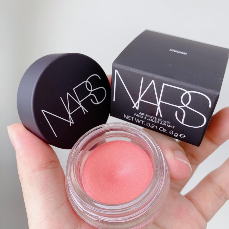 Má hồng NARS Air Matte Blush – Mềm mịn, tự nhiên và nhẹ nhàng trên da